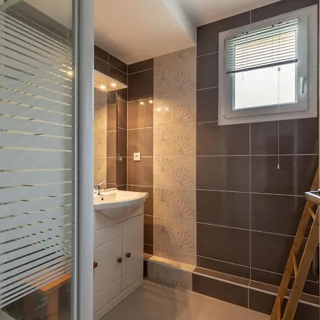 Appartement Coquet Pour 4 A Gilles-croix-de-vie *