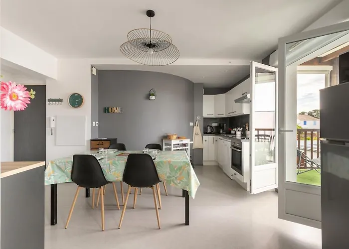 Gilles - 4 Personnes - 600m Des Quais Saint Gilles Croix de vie